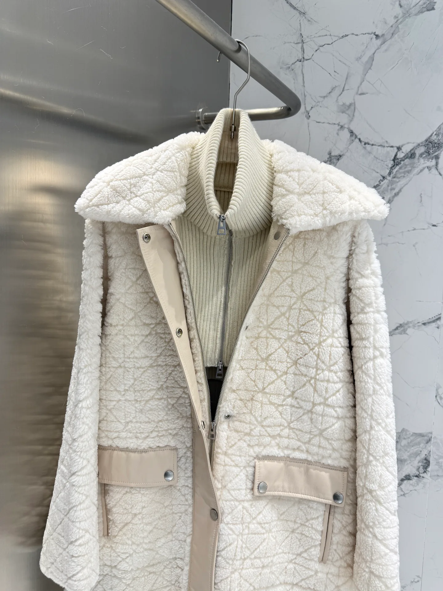 Кожаные Куртки И Дублёнки Женские Christian Dior 4771611