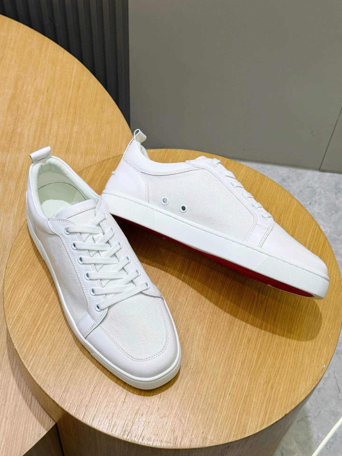 Кроссовки Мужские Christian Louboutin 19000091