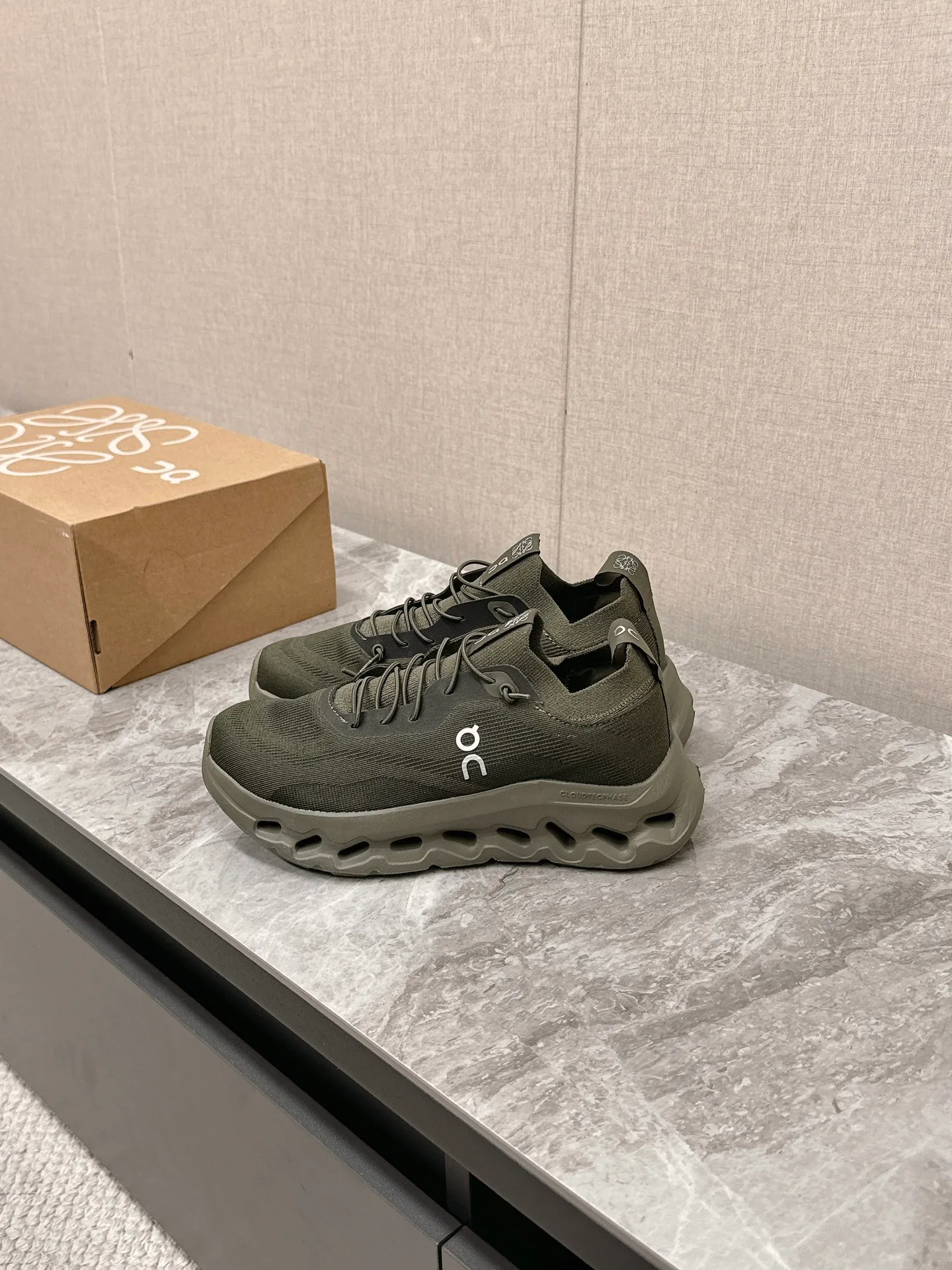 Кроссовки Женские Loewe 22137