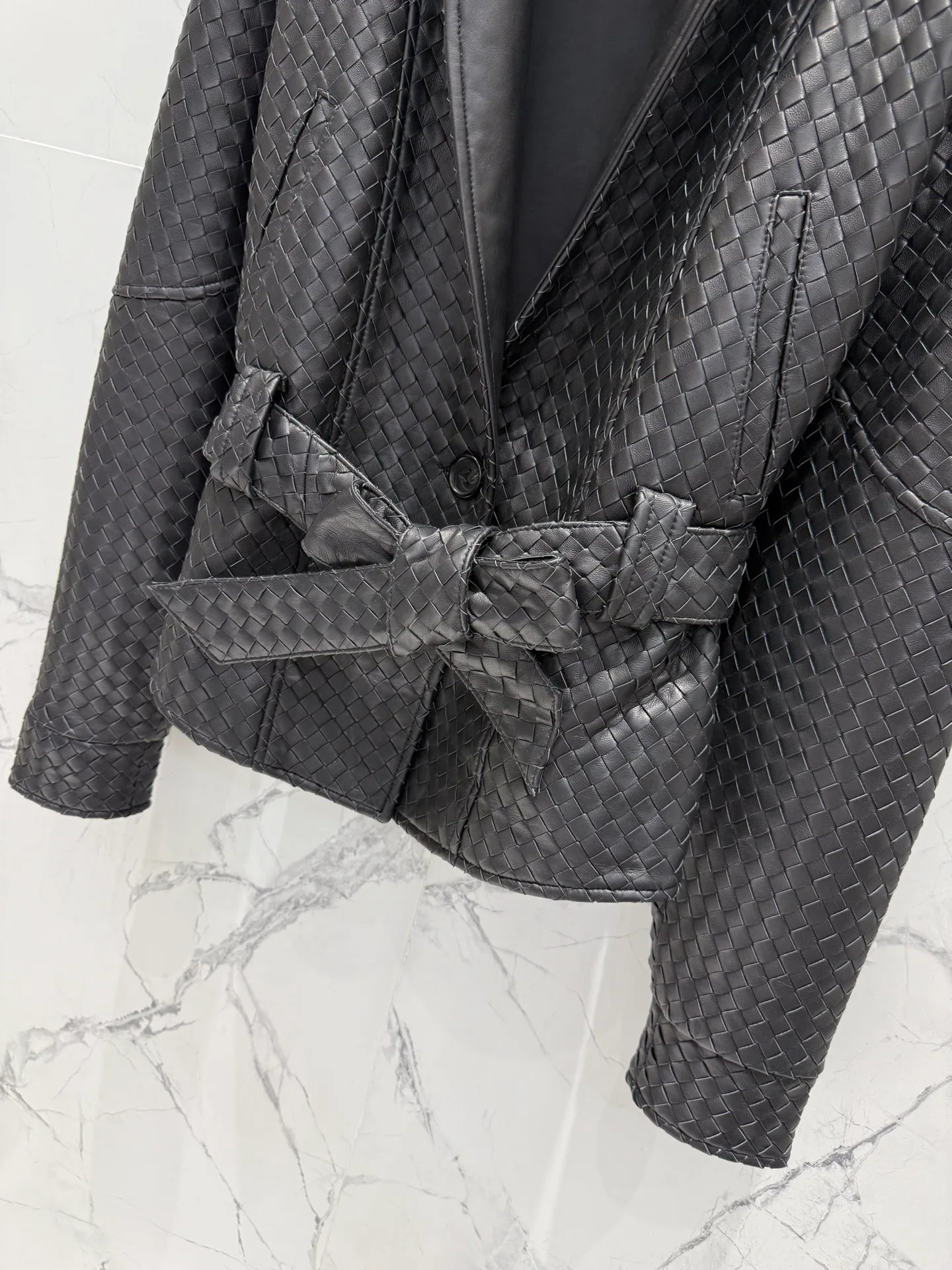 Кожаные Куртки И Дублёнки Женские Bottega Veneta 18083023