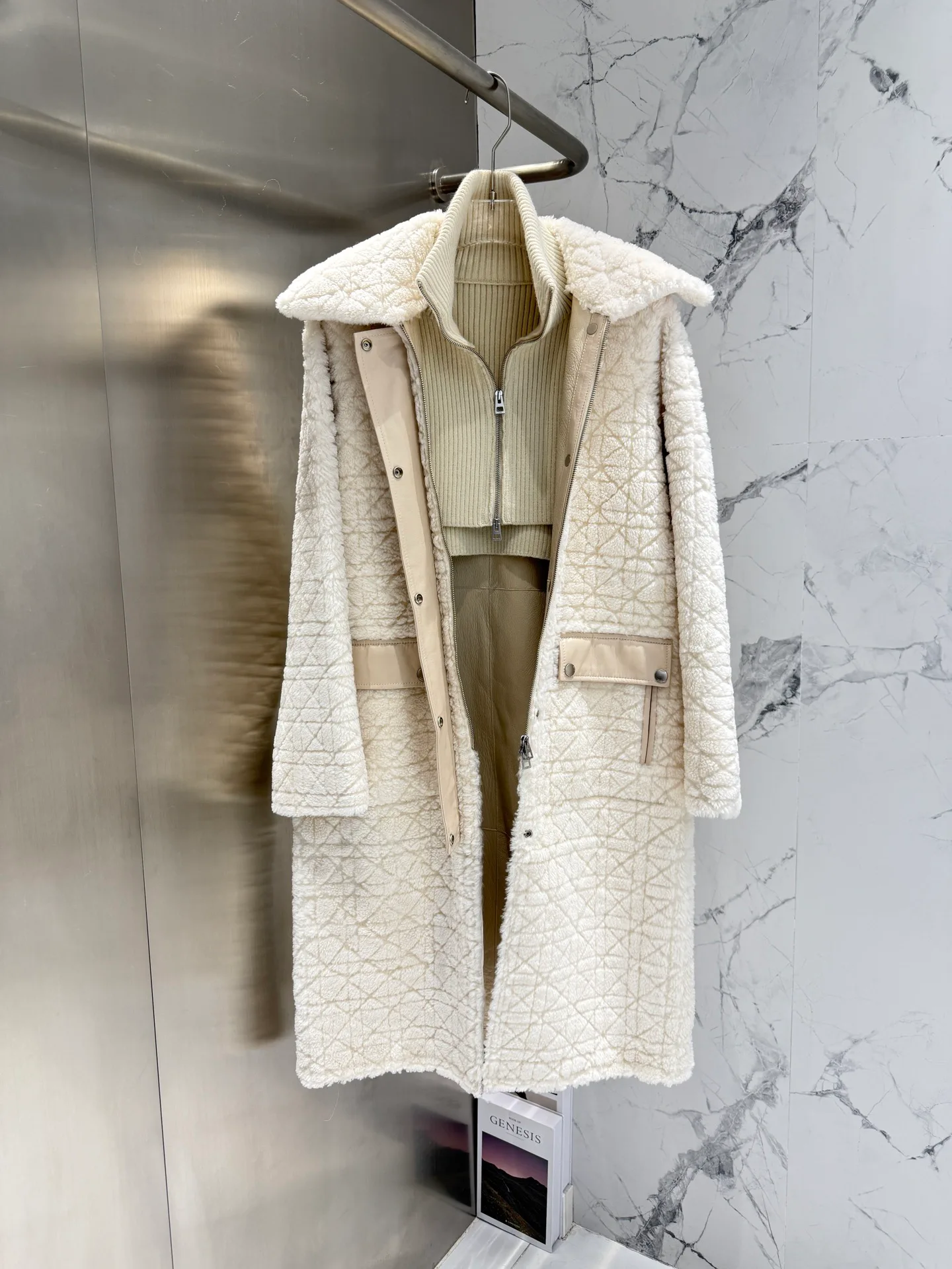 Кожаные Куртки И Дублёнки Женские Christian Dior 4771611