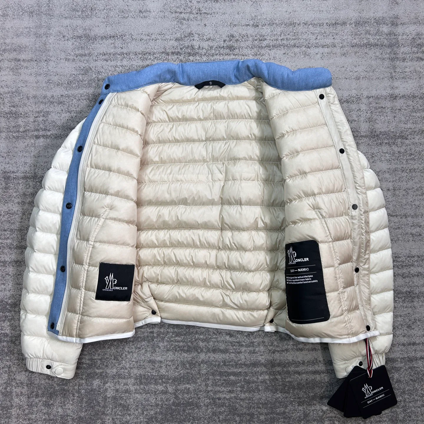 Куртки И Пуховики Женские Moncler 18255172