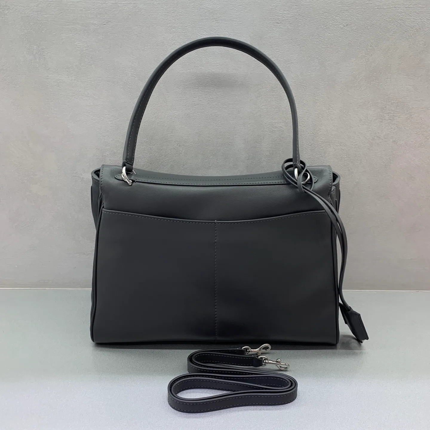 Классические Сумки Женские Balenciaga 18136470