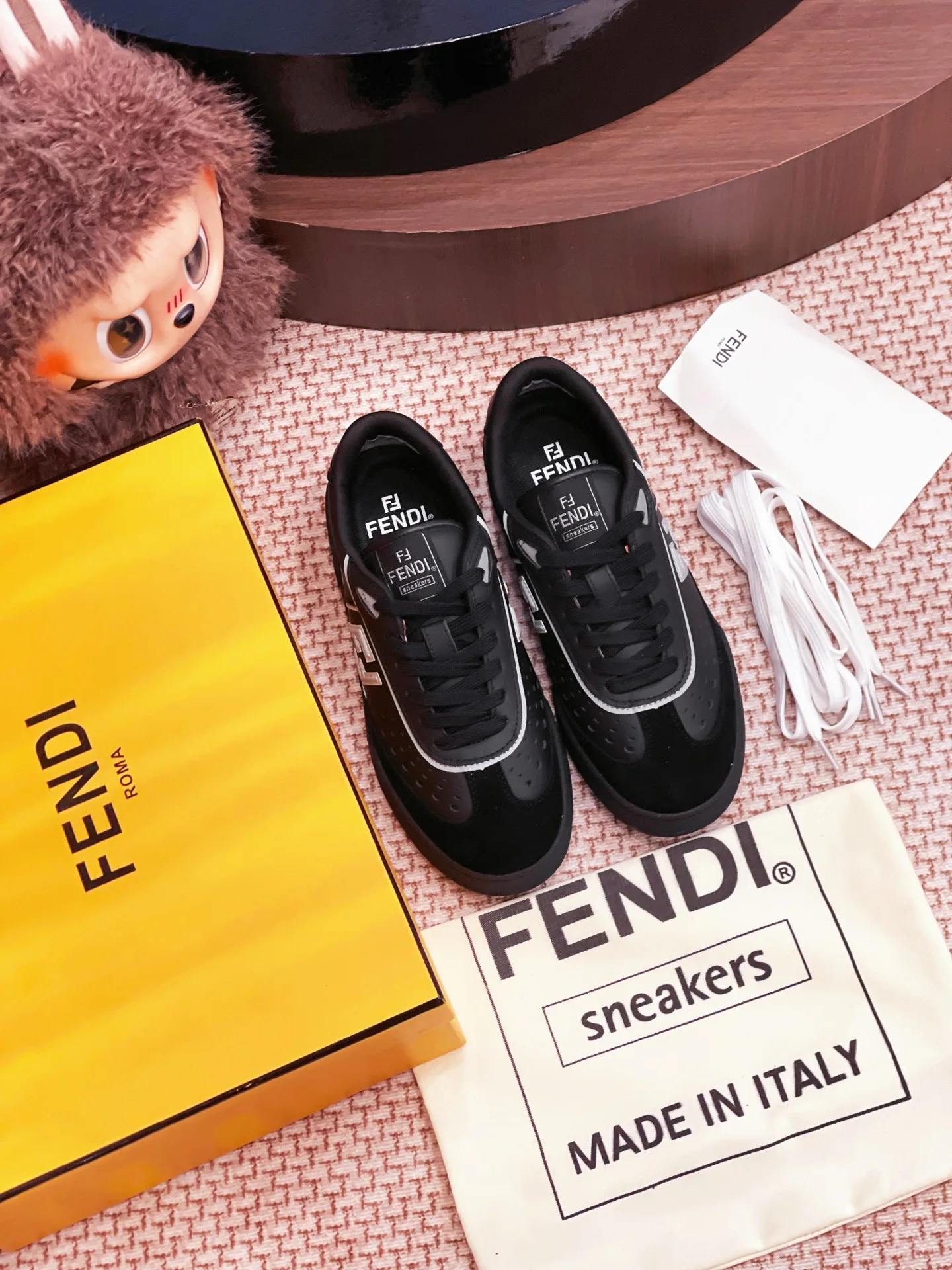 Кроссовки Женские Fendi 35355