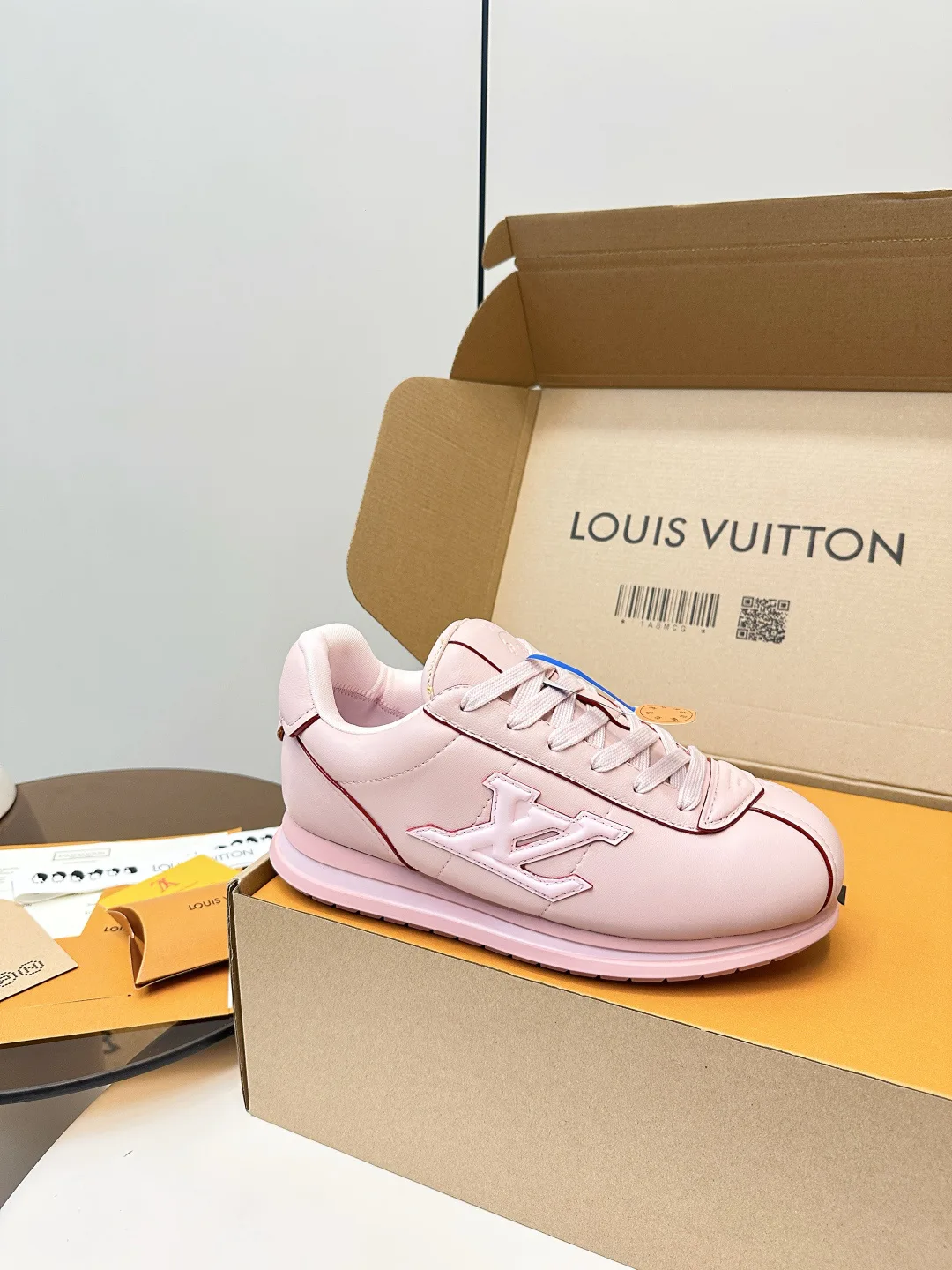 Кроссовки Женские Louis Vuitton 4948539