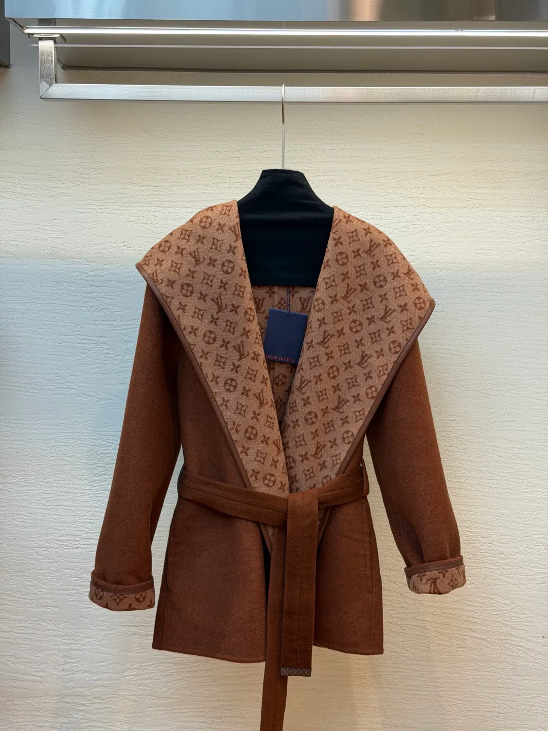 Пальто Женские Louis Vuitton 19358158