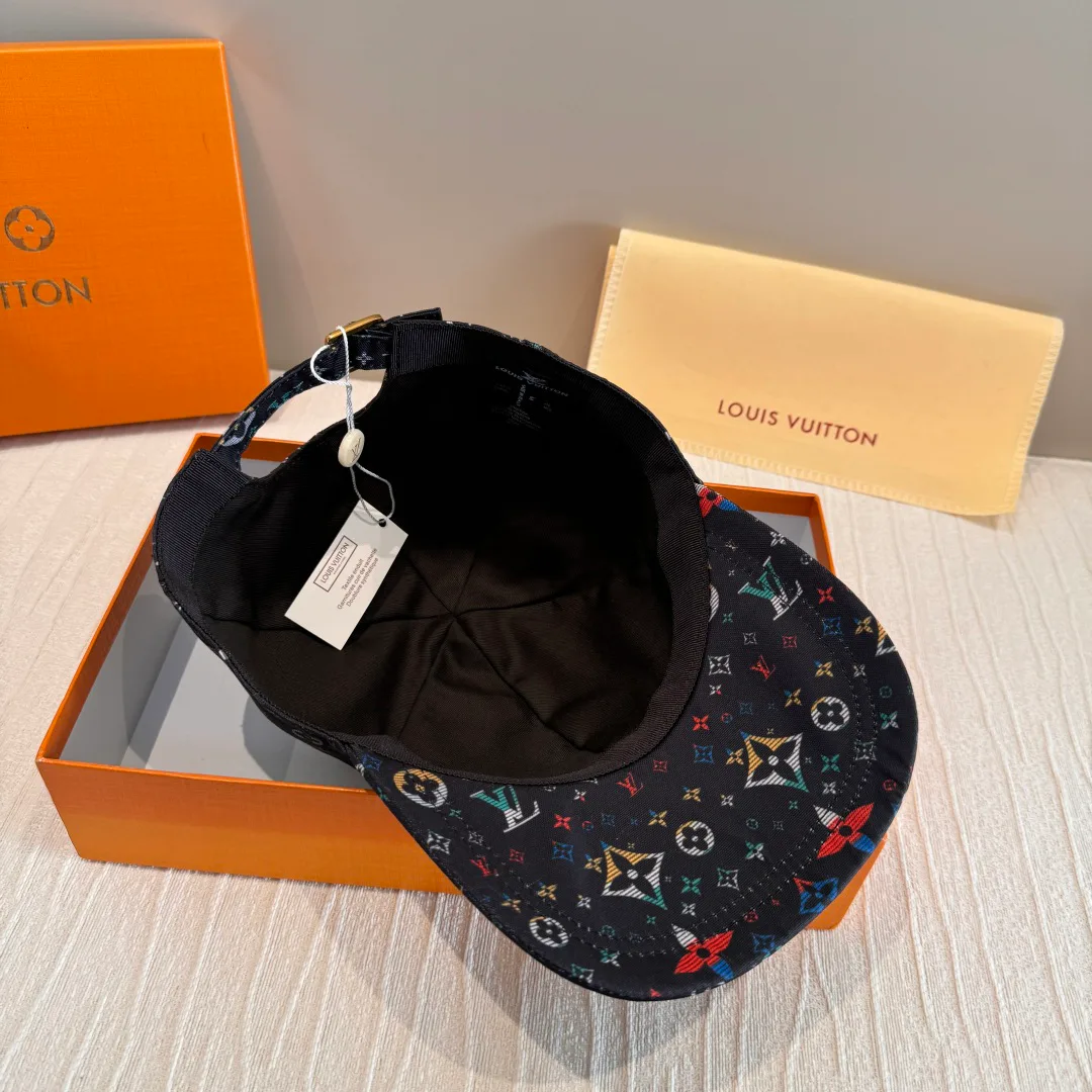 Головные Уборы Louis Vuitton 11529594