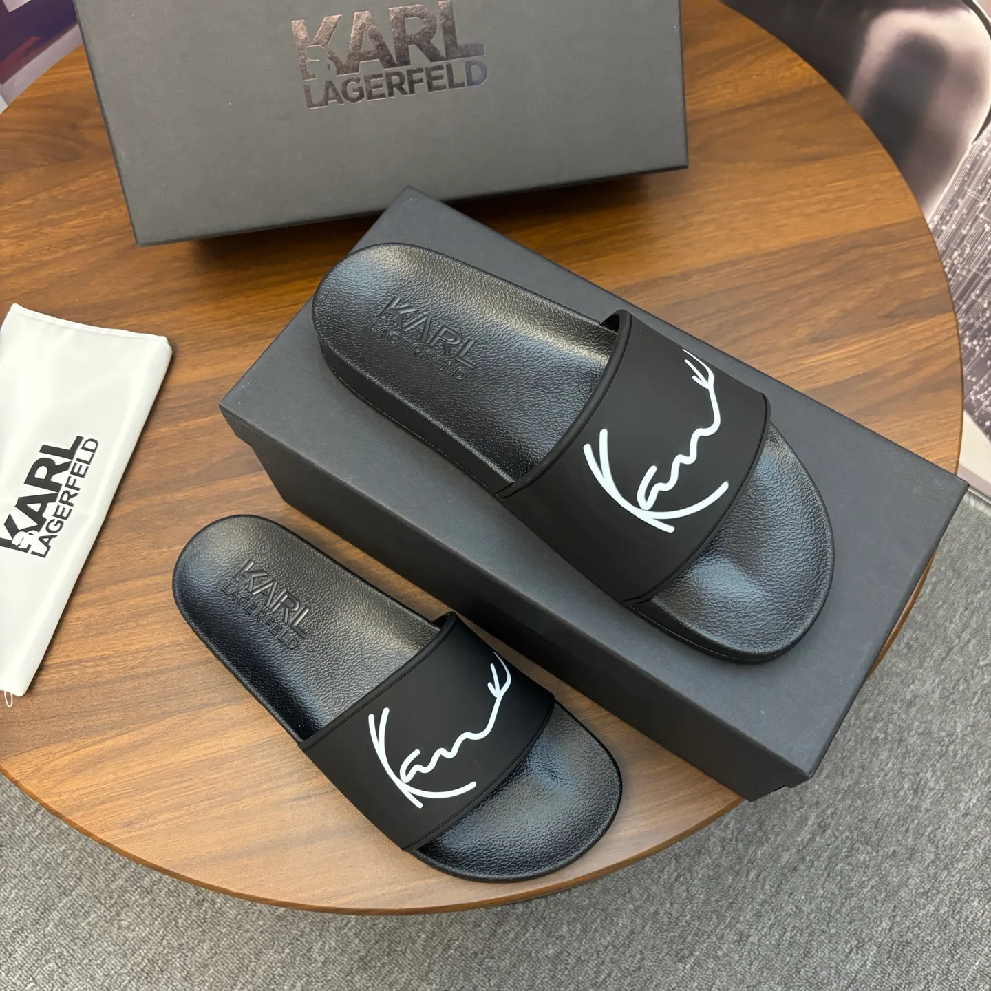 Шлепанцы Женские Karl Lagerfeld 11001545