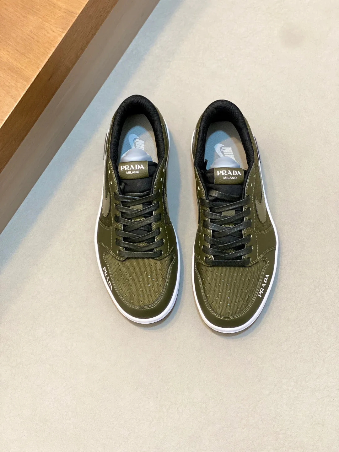 Кроссовки Мужские Prada 18274572