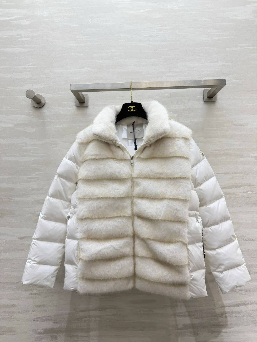 Куртки И Пуховики Женские Moncler 19018534