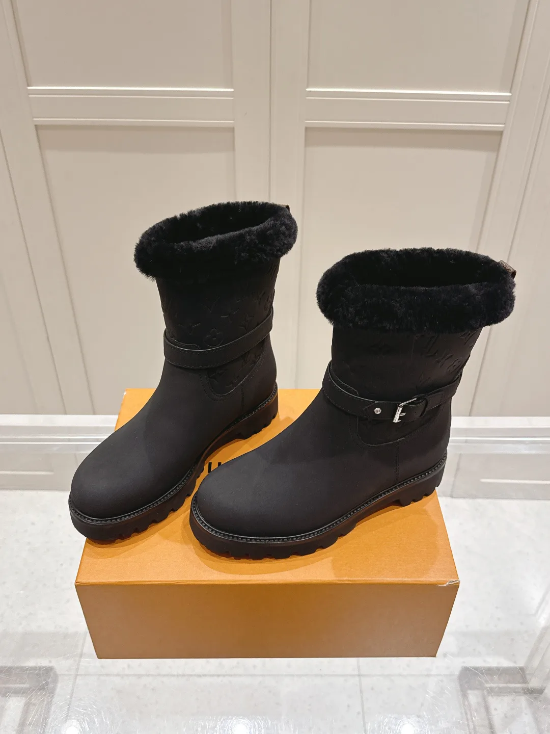 Ботинки Женские Louis Vuitton 1731482