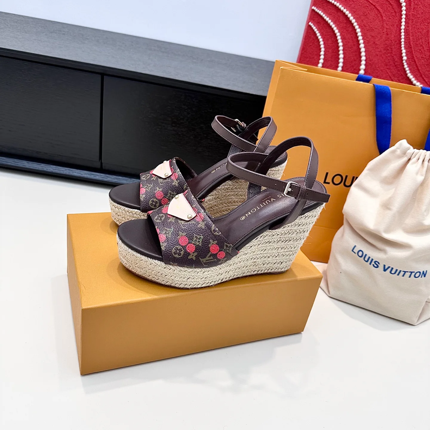 Сандалии Женские Louis Vuitton 11566069