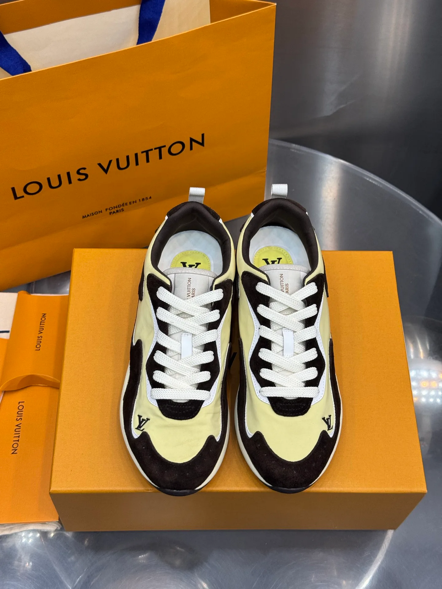 Кроссовки Мужские Louis Vuitton 18202636