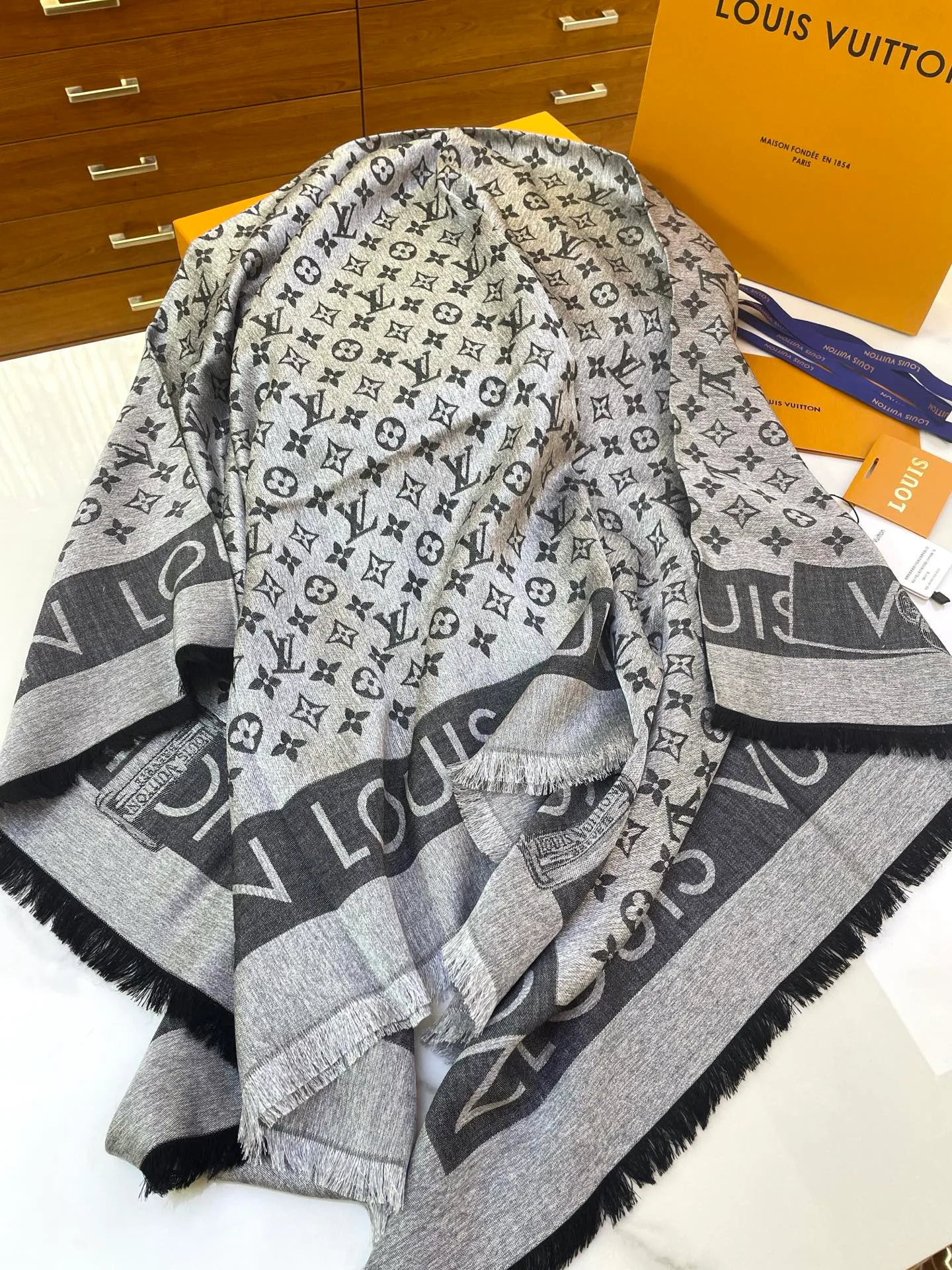 Шарфы Louis Vuitton 1981493