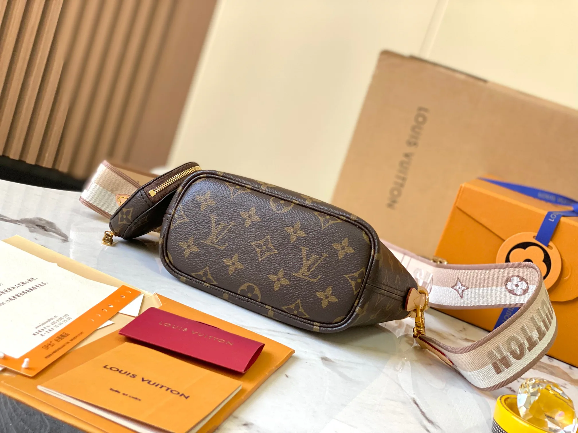 Сумки На Ремне Женские Louis Vuitton 110030