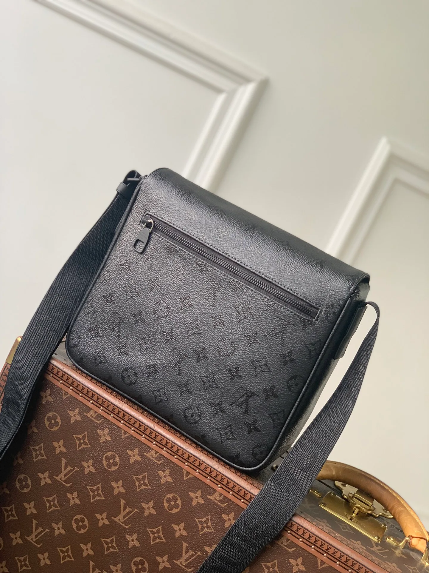 Сумки На Ремне Женские Louis Vuitton 18147470