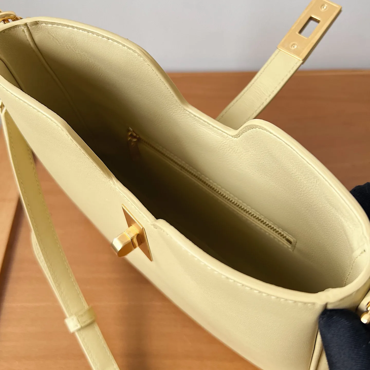 Сумки На Ремне Женские Celine 33341