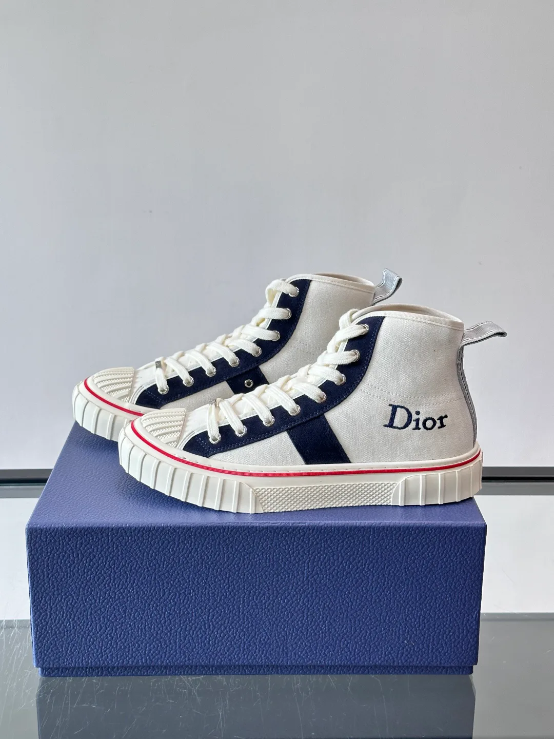 Кроссовки Женские Christian Dior 18118772