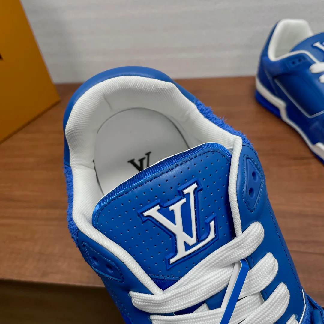 Кроссовки Женские Louis Vuitton 18580857