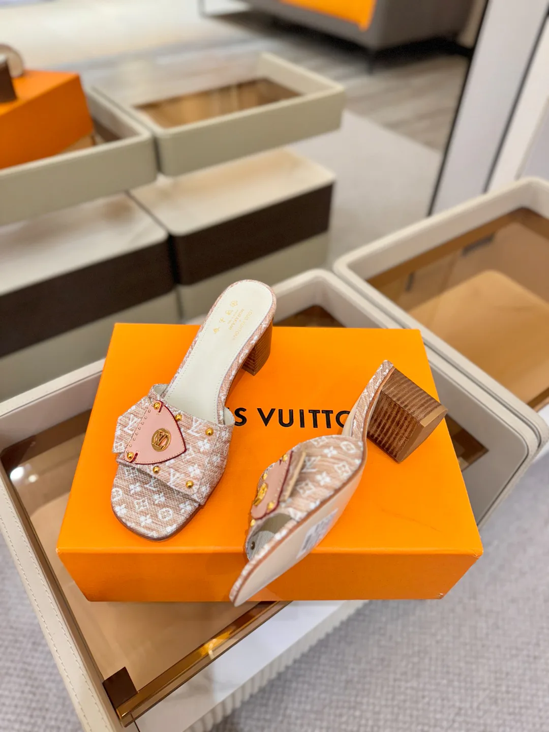 Сандалии Женские Louis Vuitton 11646785
