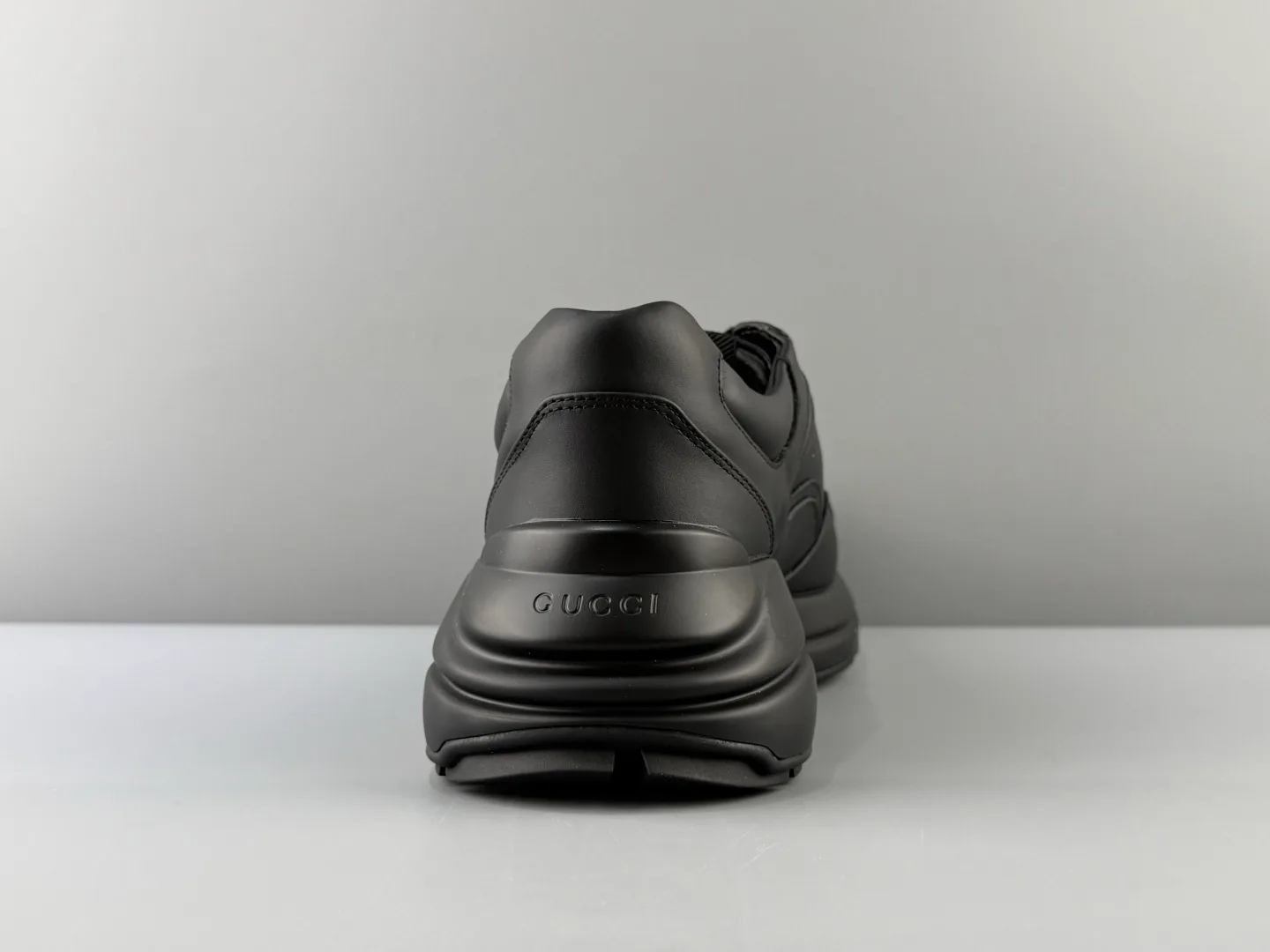 Кроссовки Женские Gucci 18583675