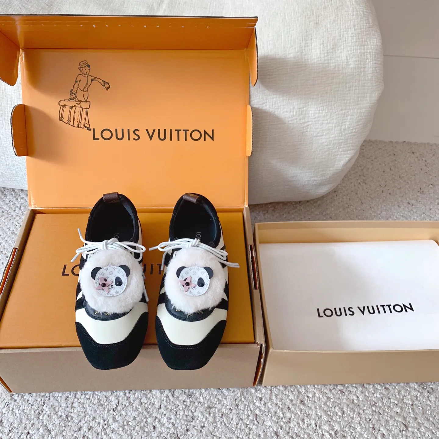 Кроссовки Женские Louis Vuitton 18375801