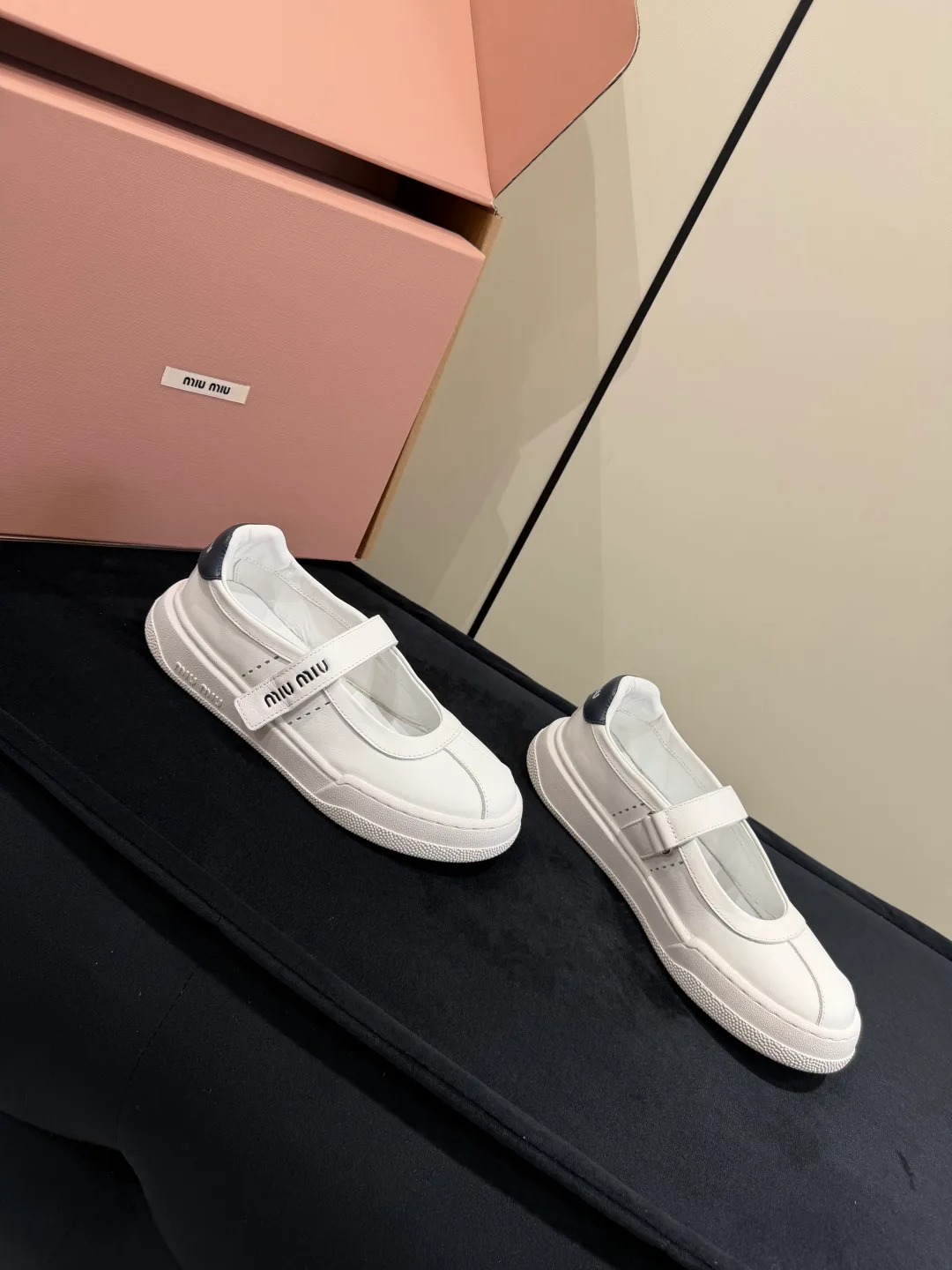 Кроссовки Женские Miu Miu 12674426