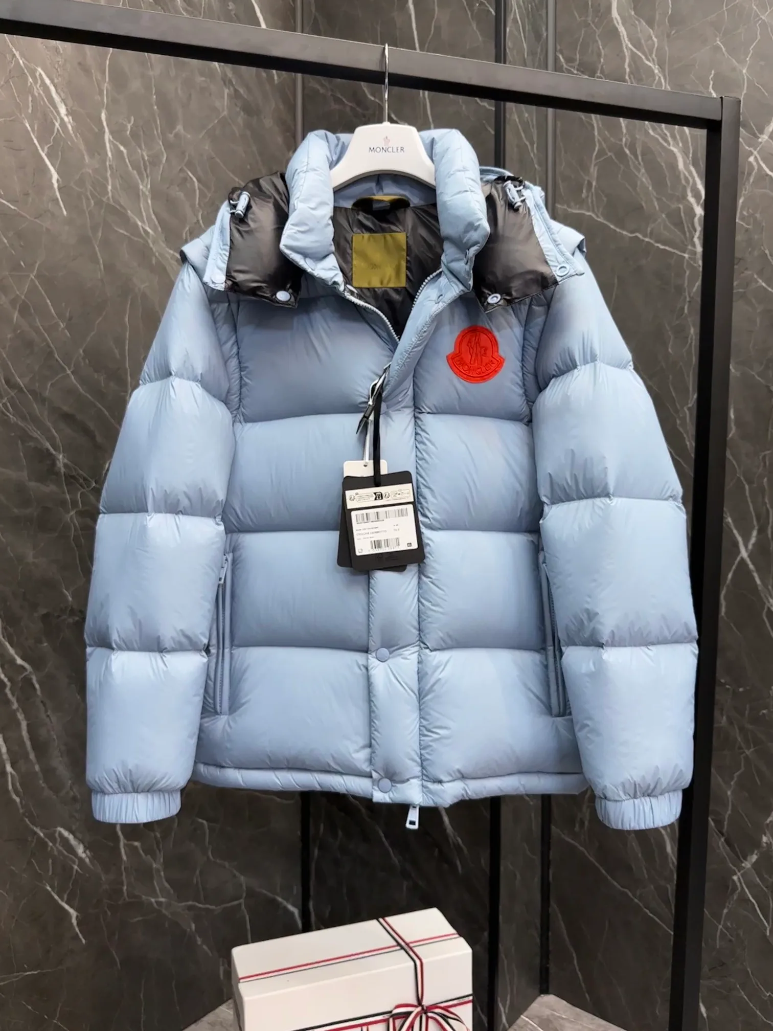 Куртки И Пуховики Женские Moncler 19648466