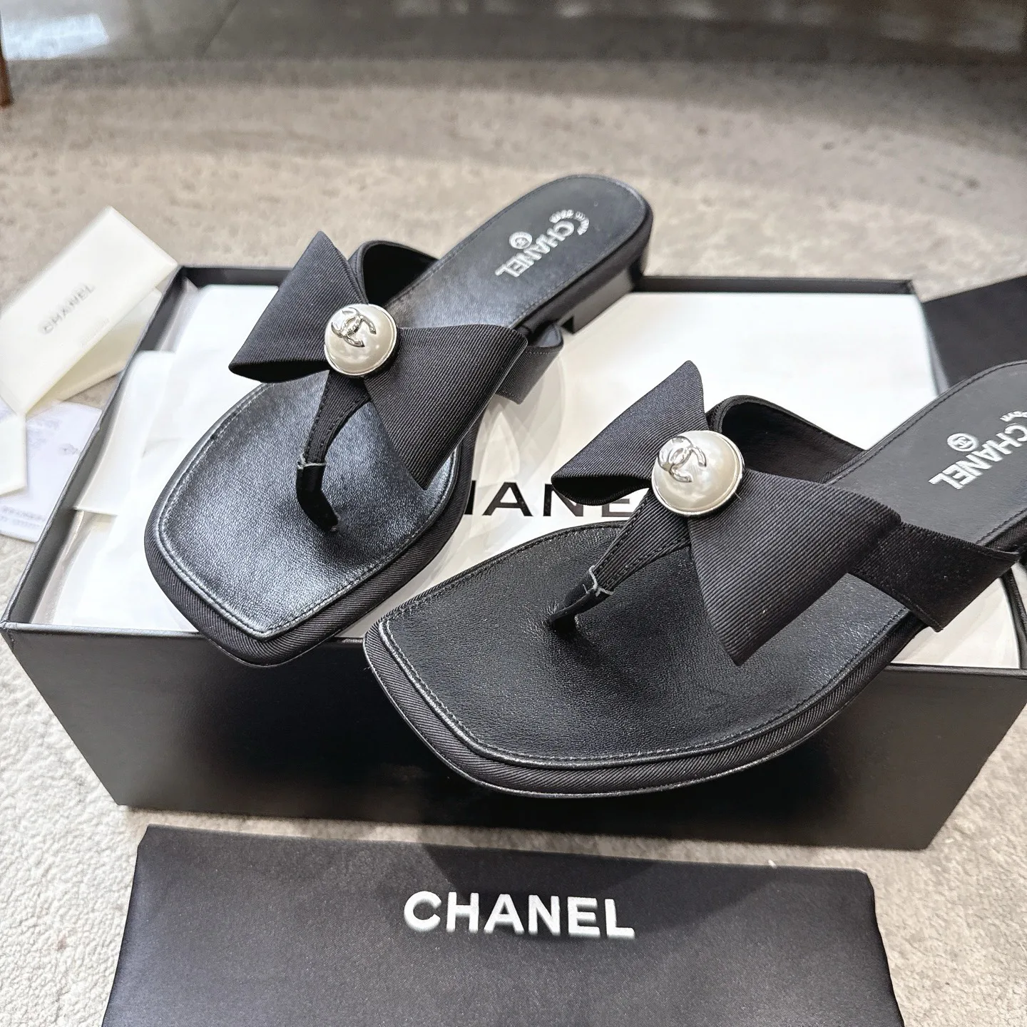Шлепанцы Женские Chanel 17572292