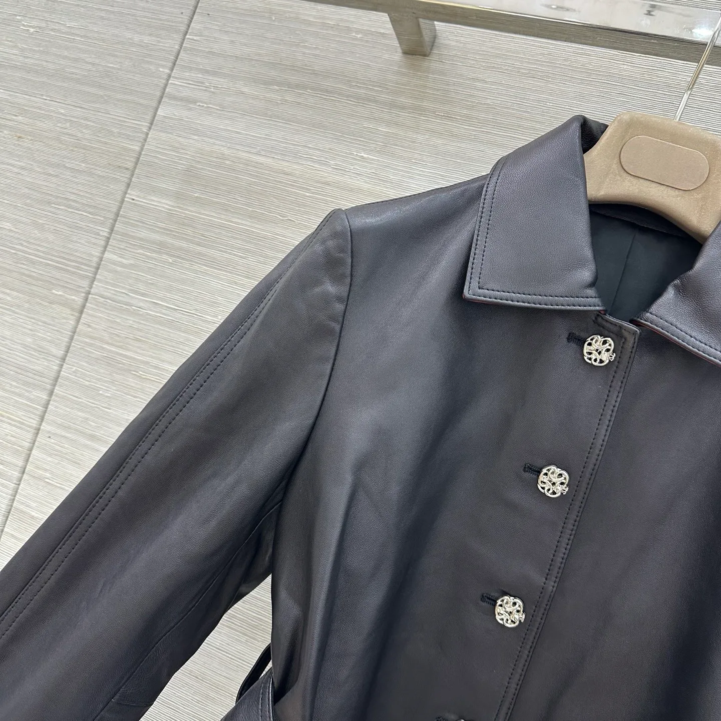 Кожаные Куртки И Дублёнки Женские Chanel 17891088