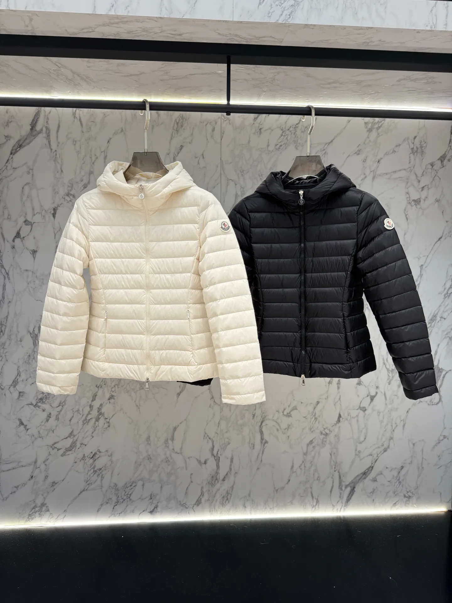 Куртки И Пуховики Женские Moncler 19426828