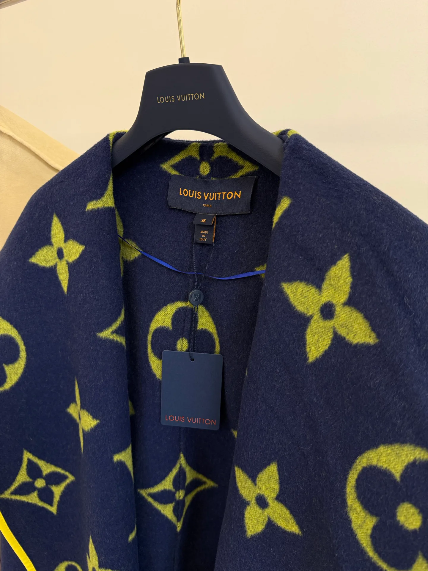 Пальто Женские Louis Vuitton 18601491