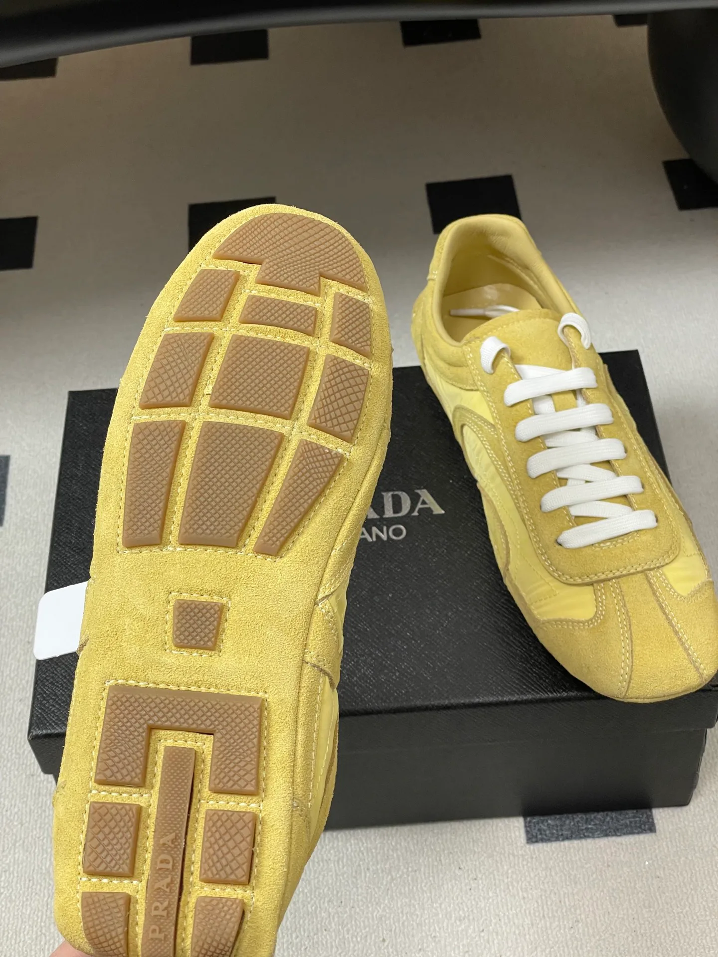 Кроссовки Женские Prada 12880113