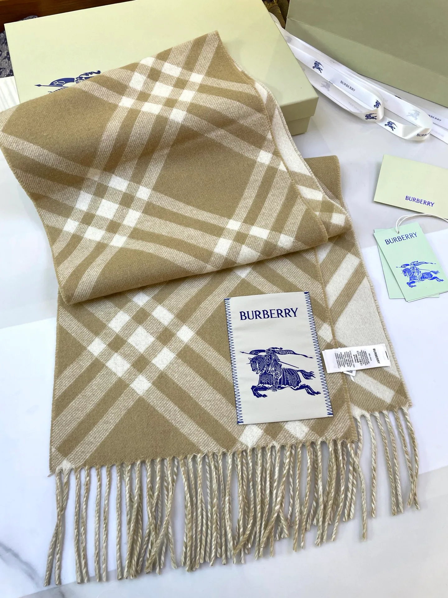Шарфы Burberry 266418