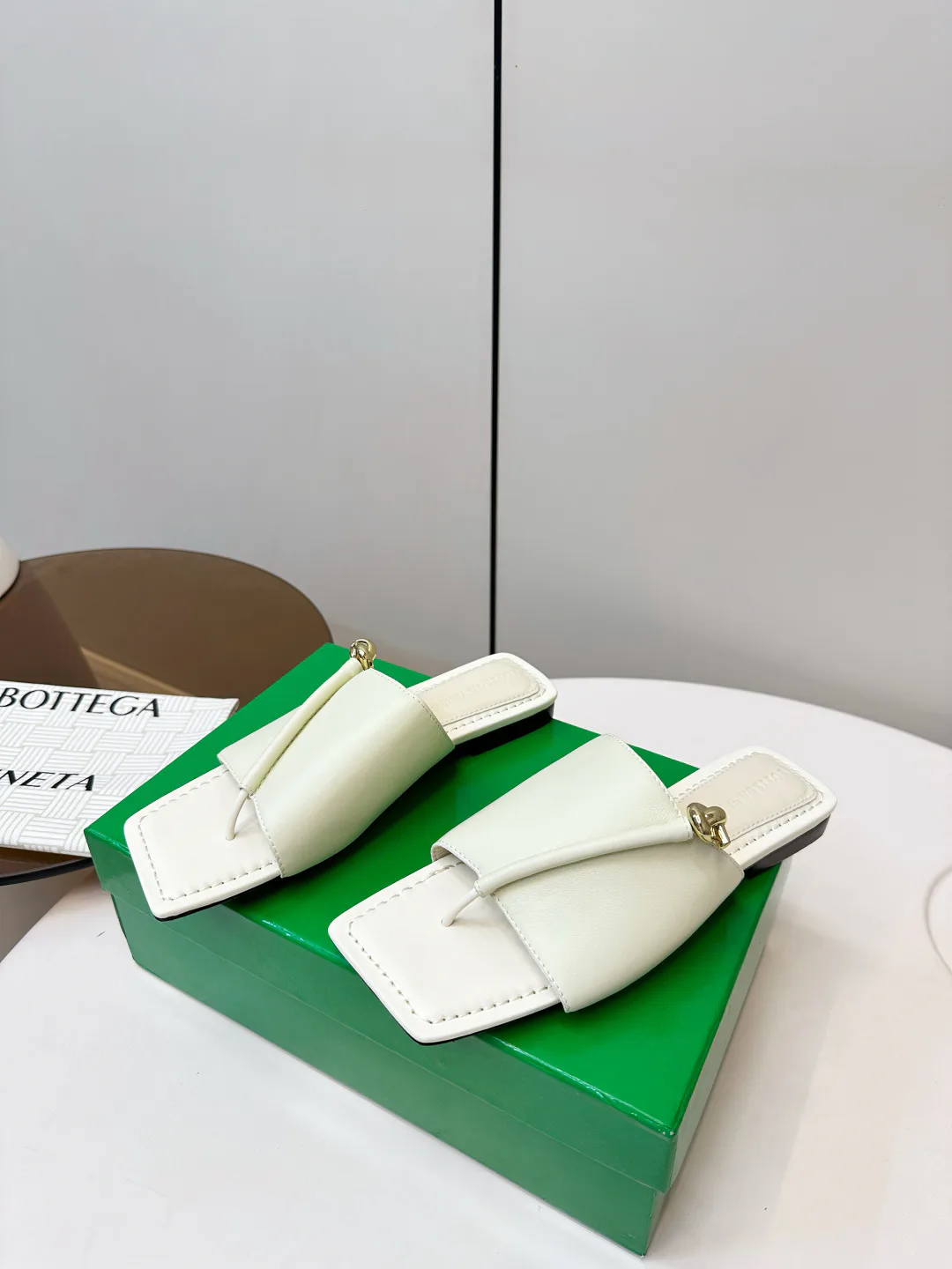 Шлепанцы Женские Bottega Veneta 490701