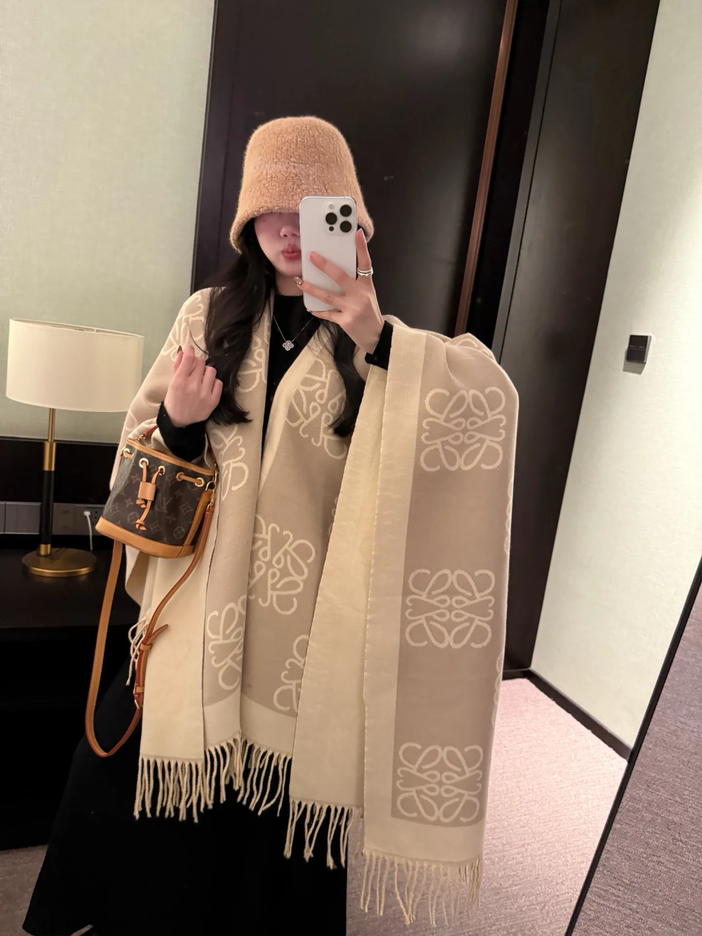 Шарфы Louis Vuitton 836033