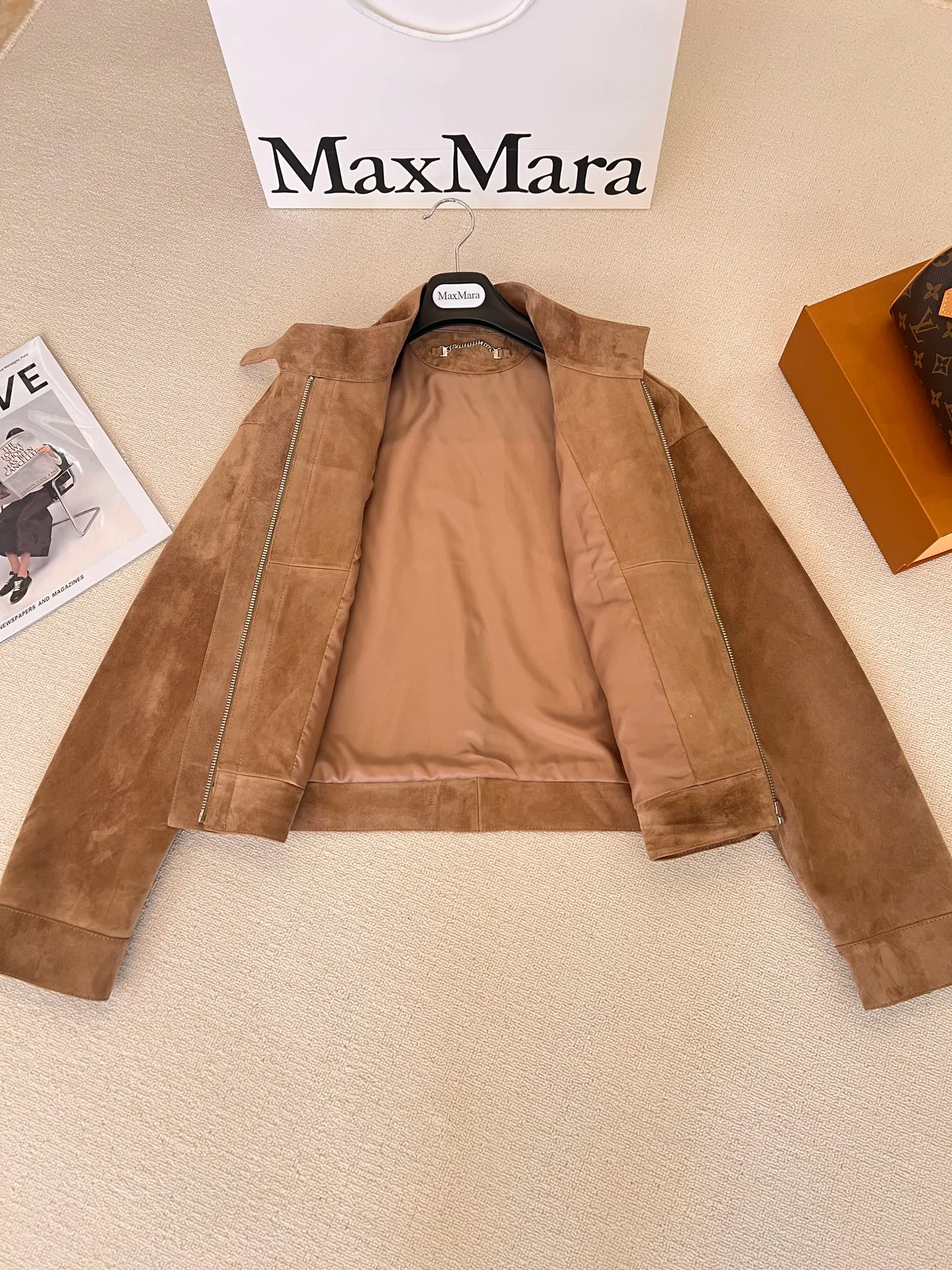 Кожаные Куртки И Дублёнки Женские Loewe 11413782