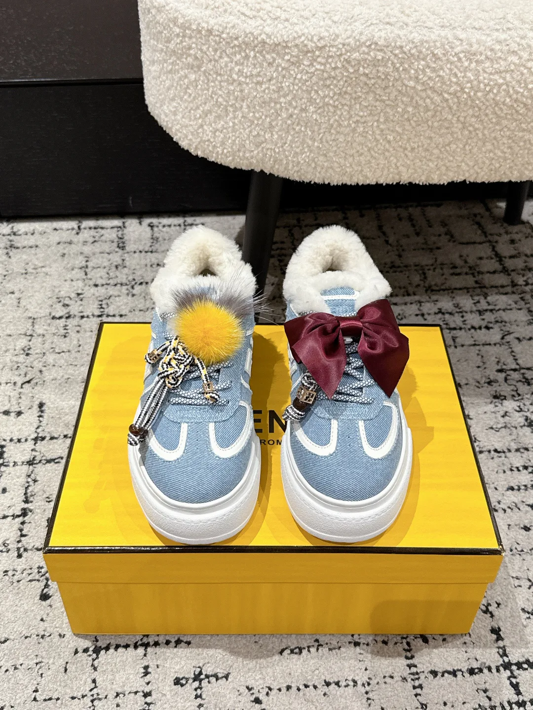Кроссовки Женские Fendi 740306