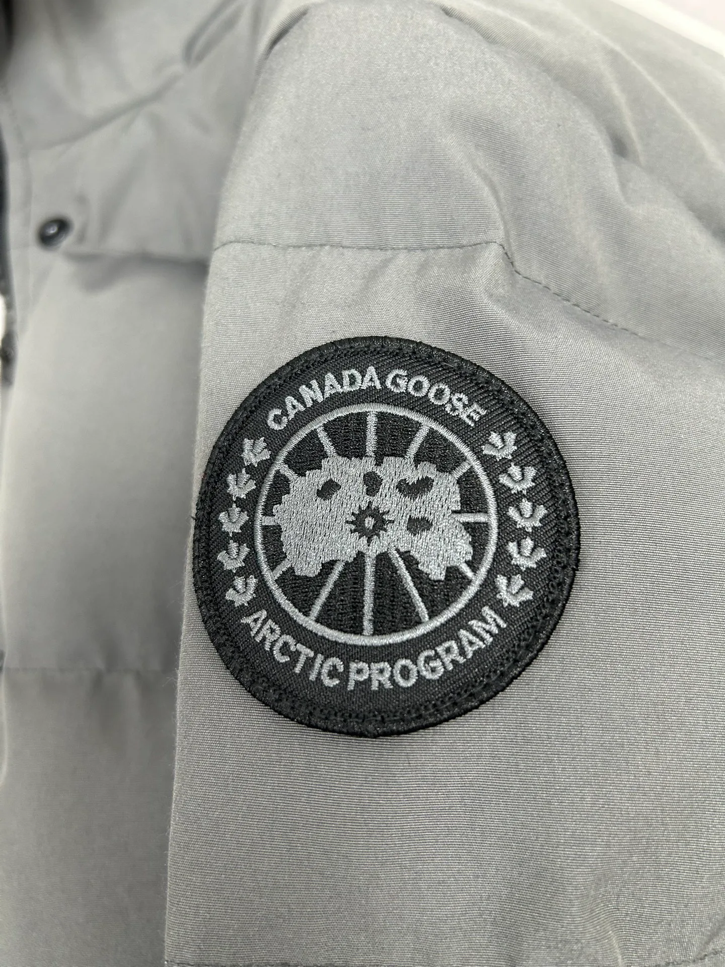 Пальто Женские Canada Goose 4825874