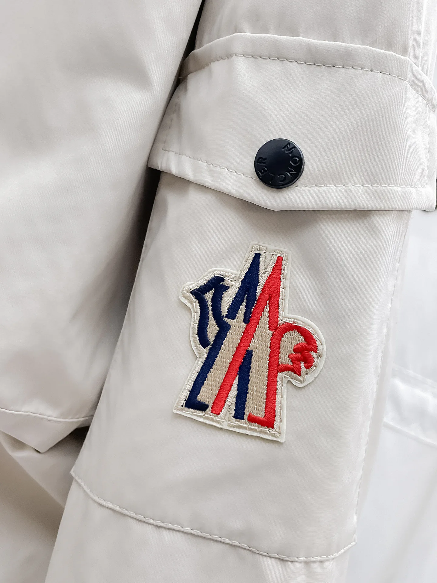 Куртки И Пуховики Мужские Moncler 9352361