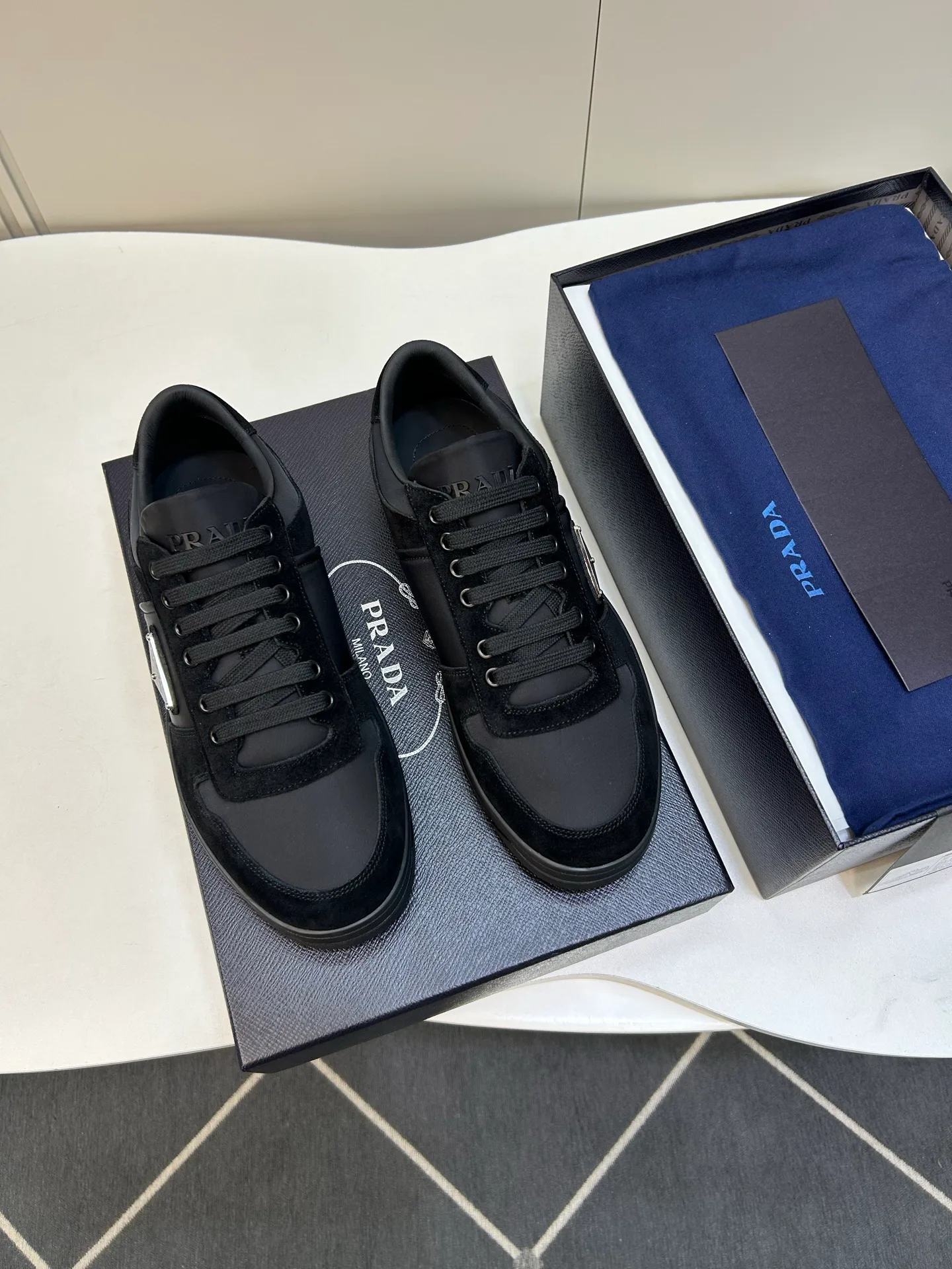 Кроссовки Мужские Prada 18267437