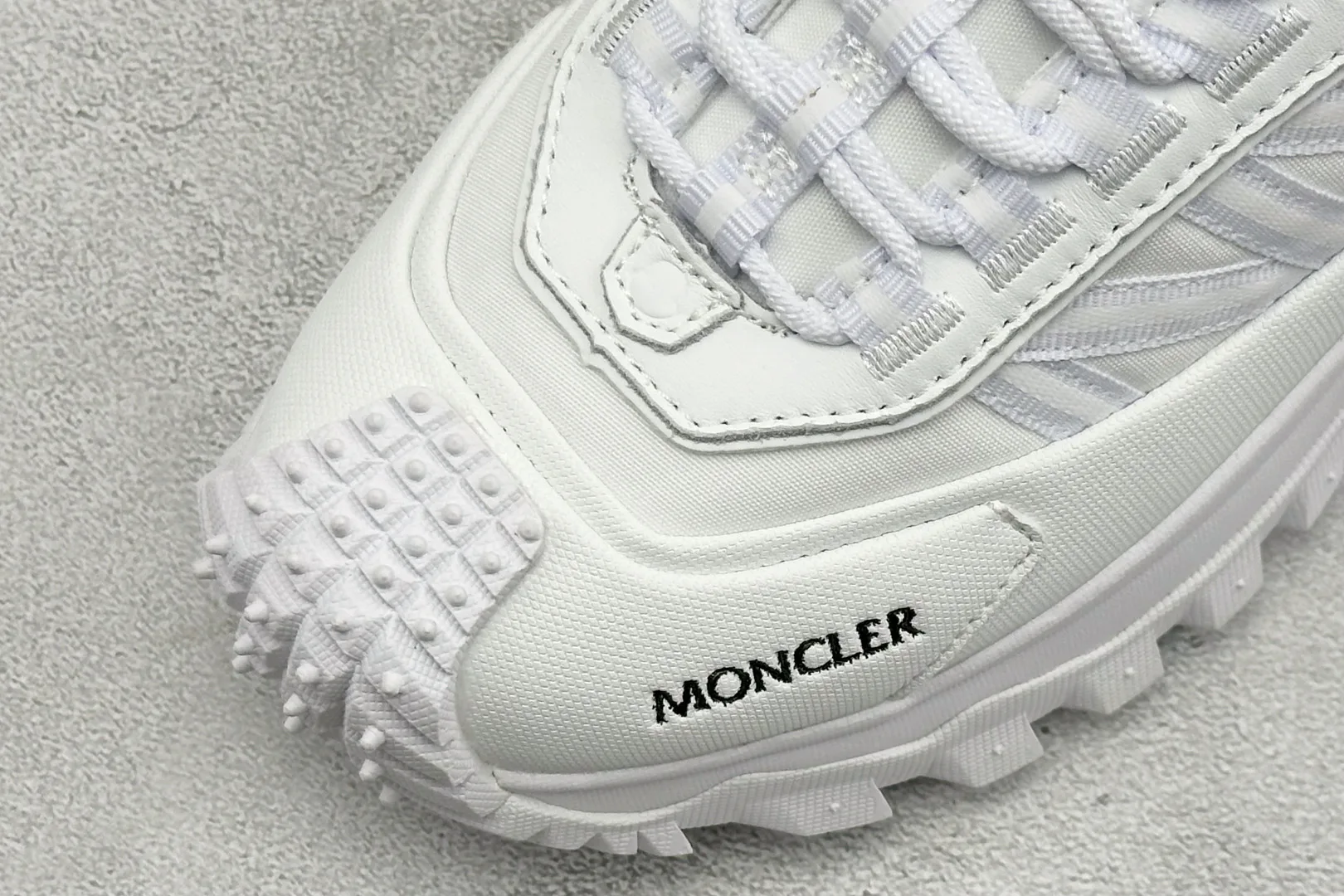 Кроссовки Женские Moncler 18181995