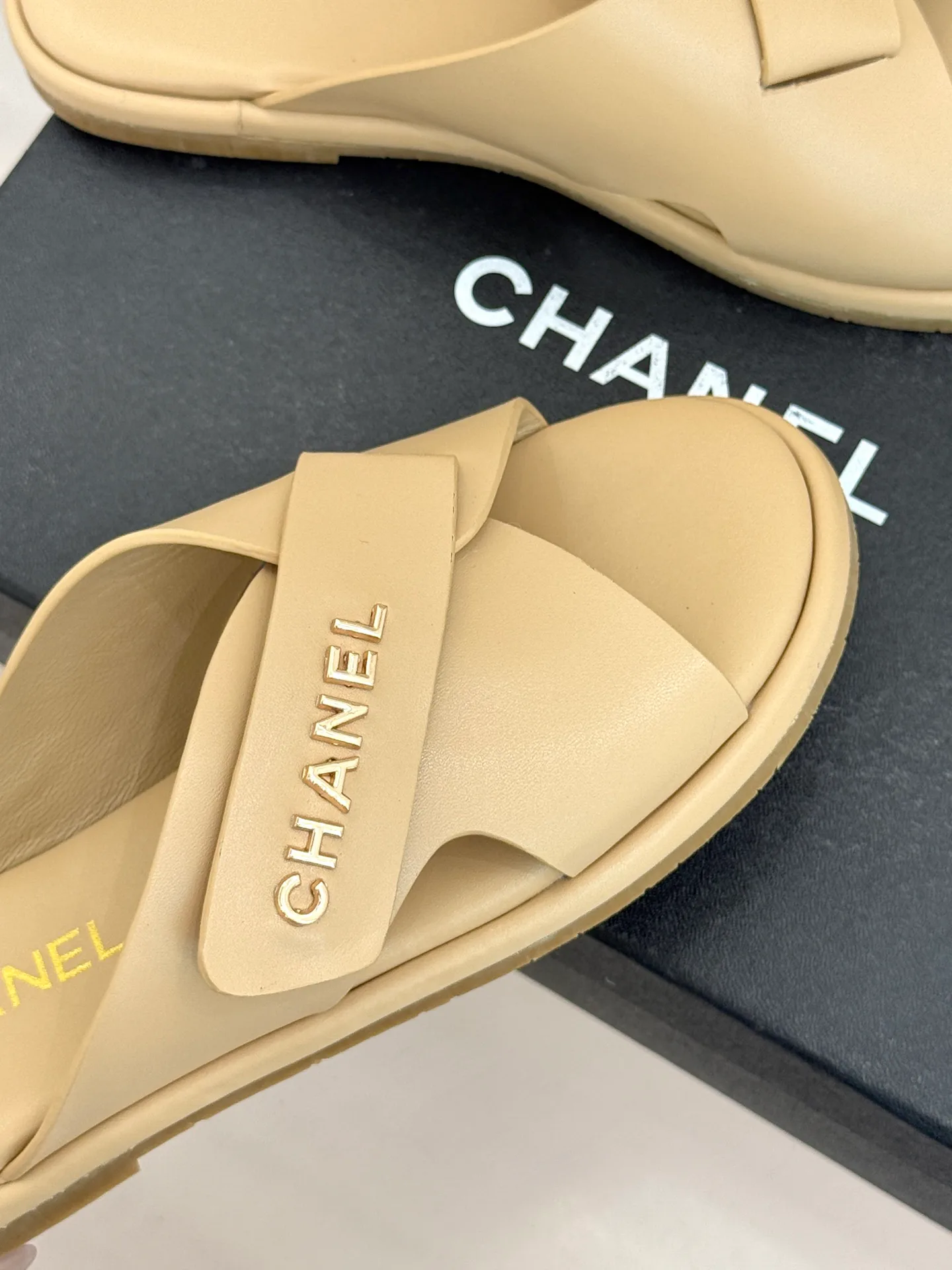 Шлепанцы Женские Chanel 12330967