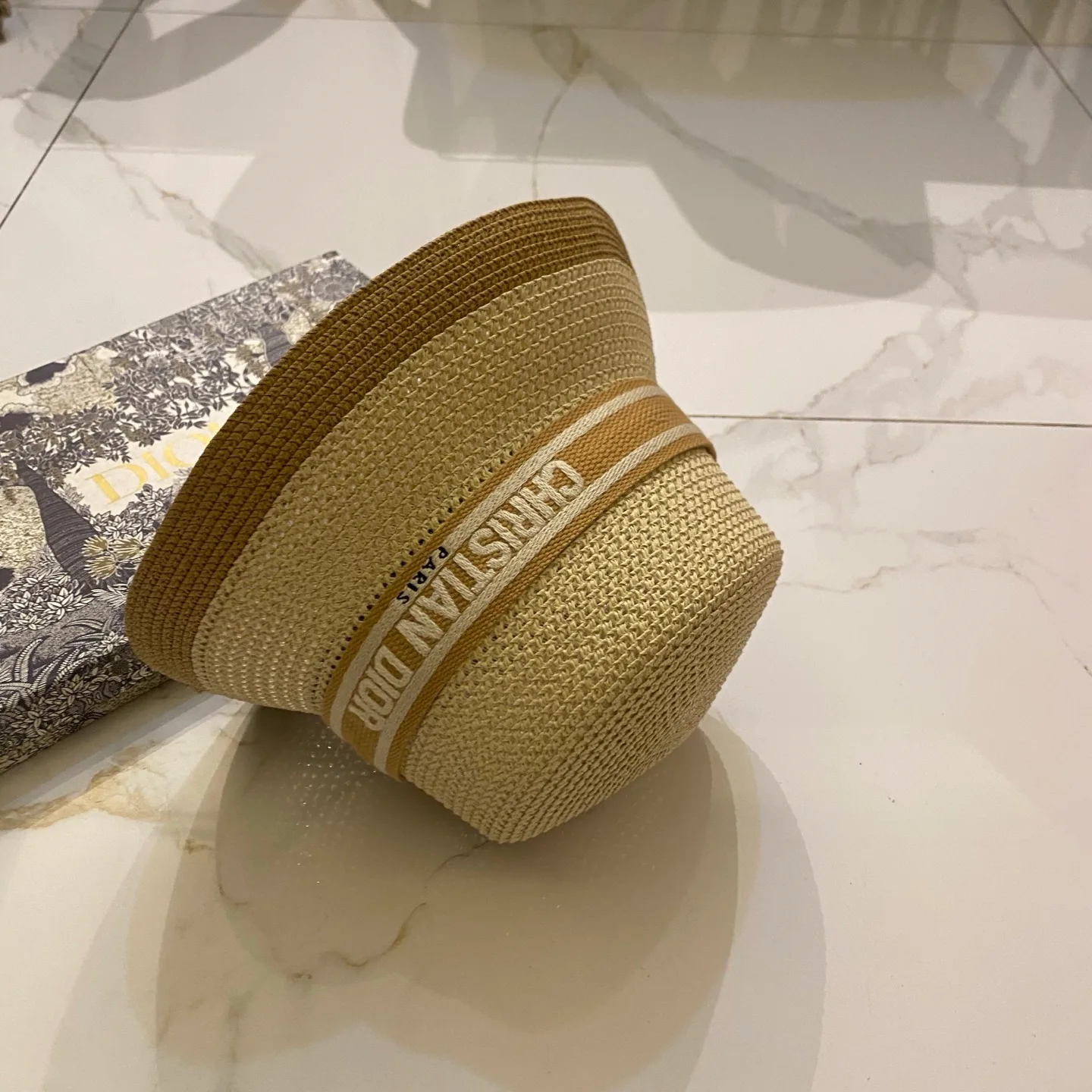 Головные Уборы Christian Dior 17498277