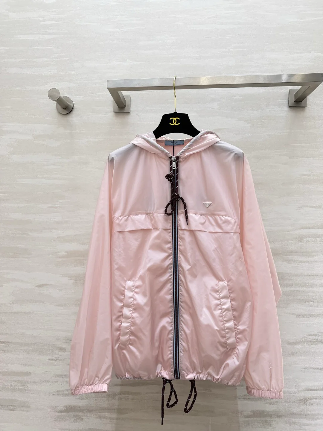Куртки И Пуховики Женские Prada 17718538