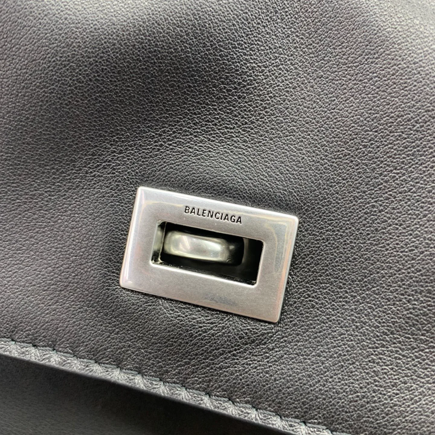 Классические Сумки Женские Balenciaga 18136462