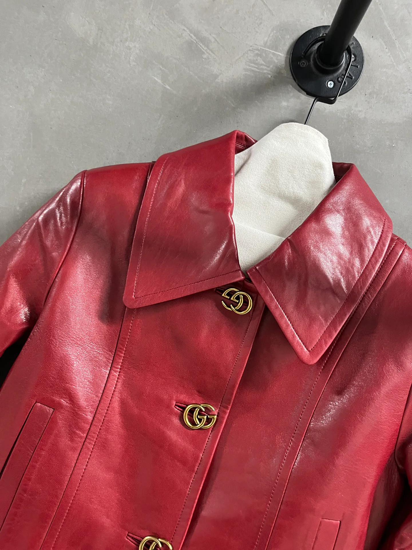Кожаные Куртки И Дублёнки Женские Gucci 18172648