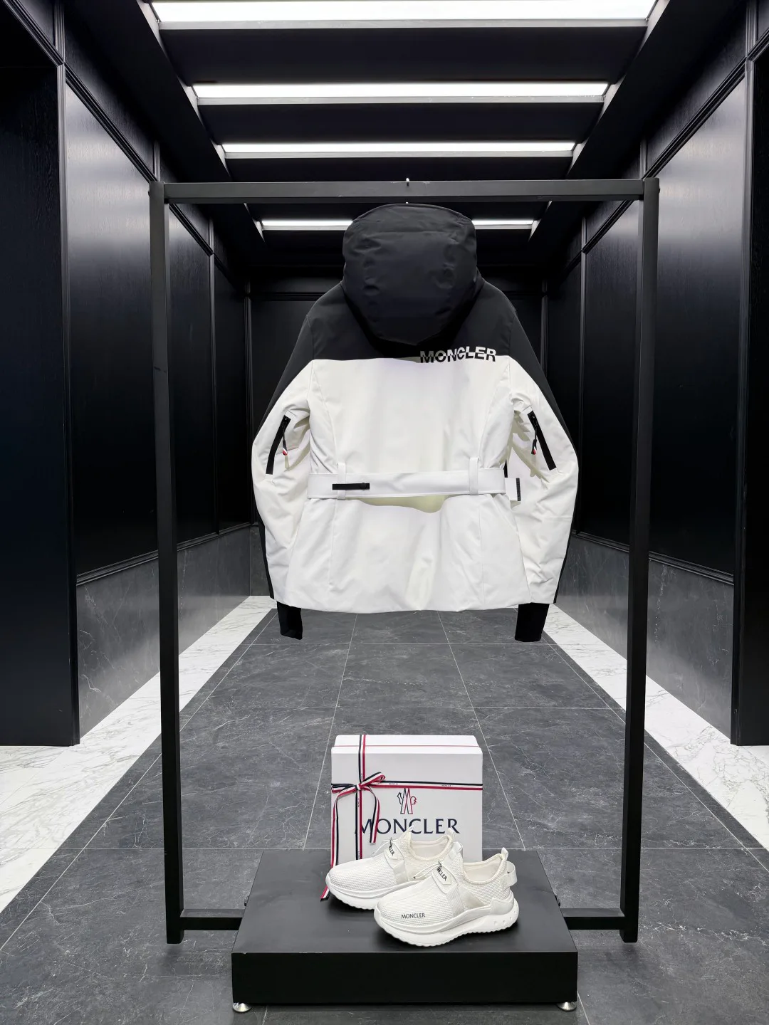 Куртки И Пуховики Женские Moncler 378390