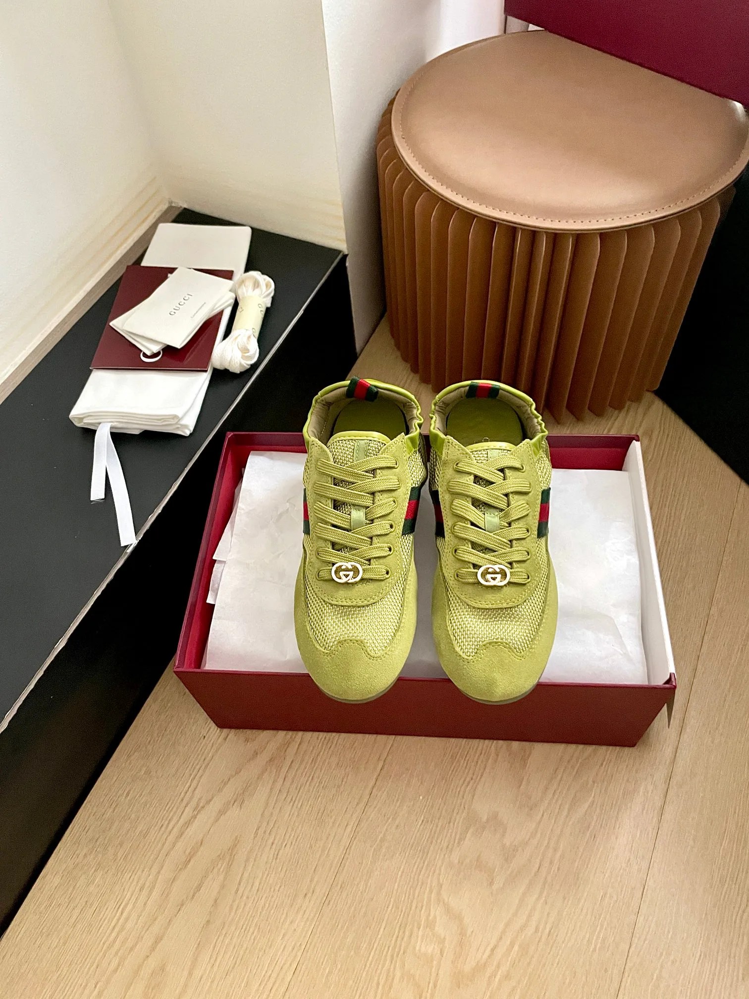 Кроссовки Женские Gucci 941861