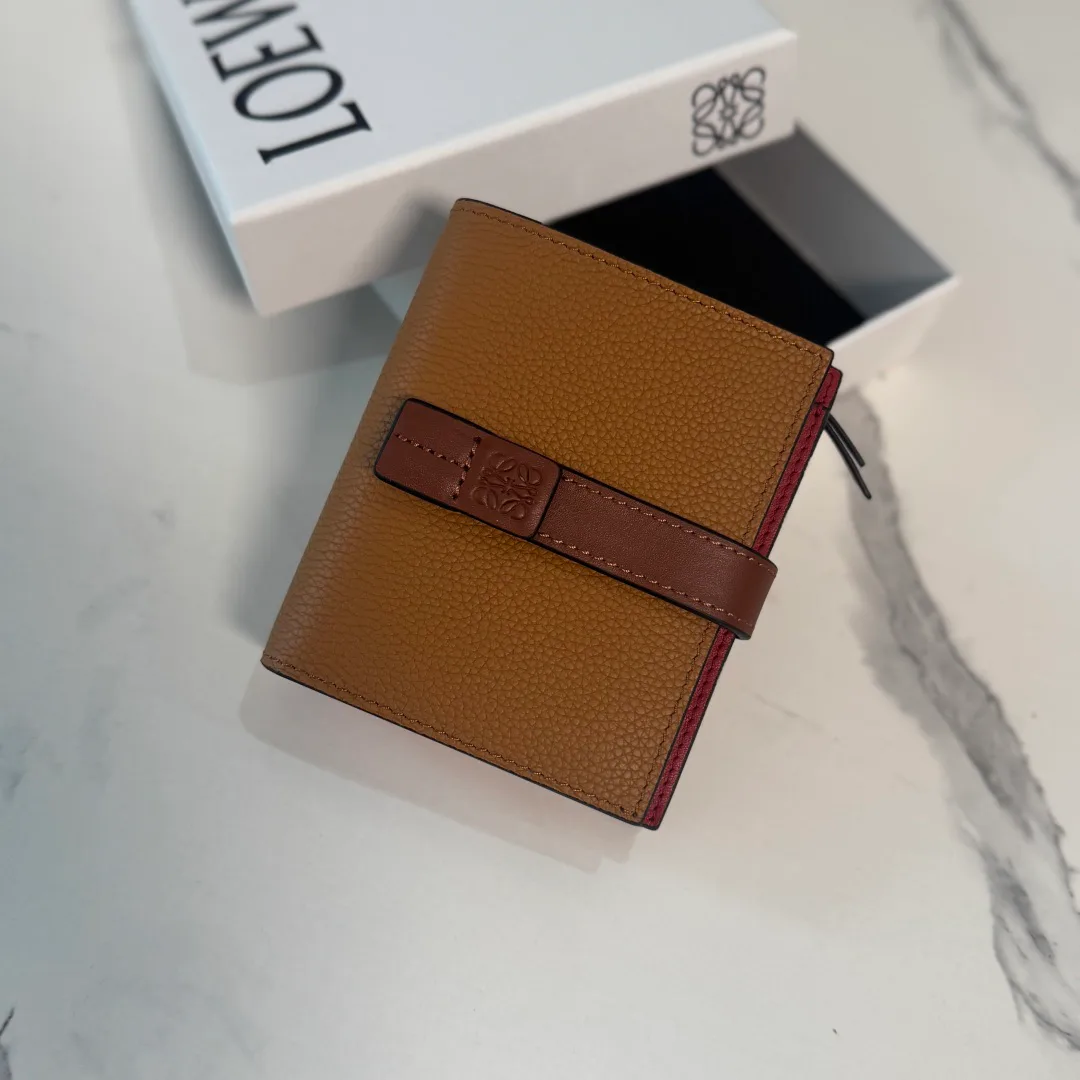 Клатчи Женские Loewe 17502816